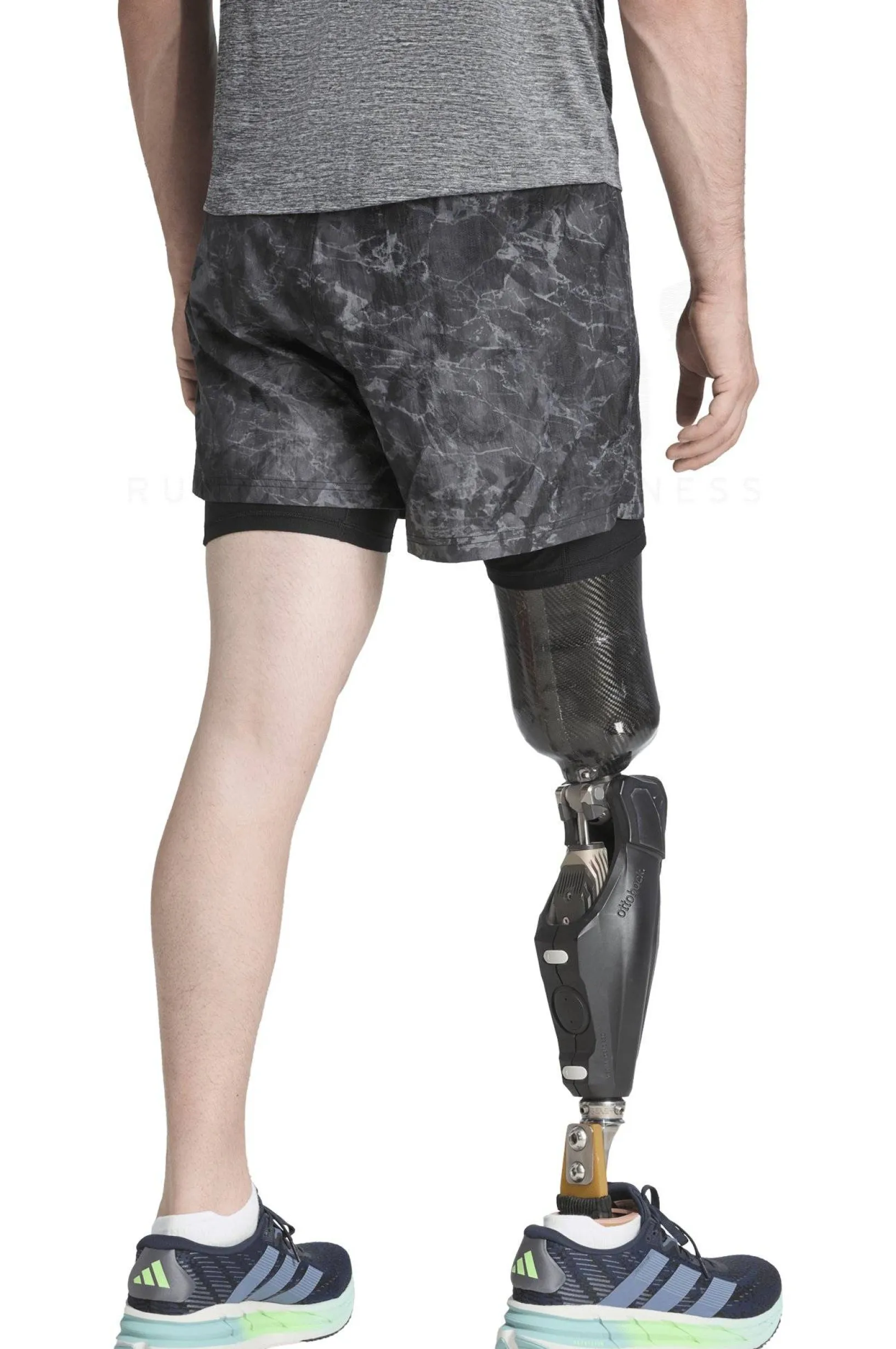 Homme adidas Shorts / Cuissards^Own The Run Spray Dye 2 en 1